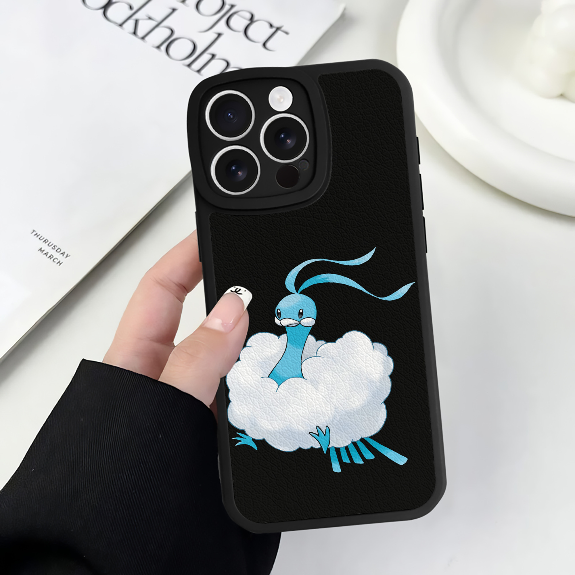 （画像用） ポケットモンスター Pokémon 【iPhone 16シリーズ対応】シリコンスマホケース（レザー調） 材質：シリコン